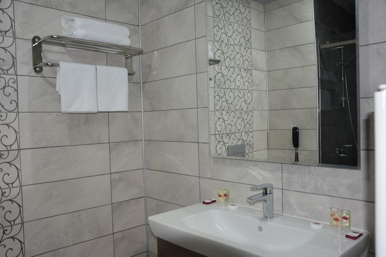 Winter City Hotel Kars Esterno foto